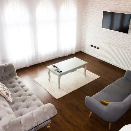 Stunning Shabby Chic Loft Ap 公寓 *