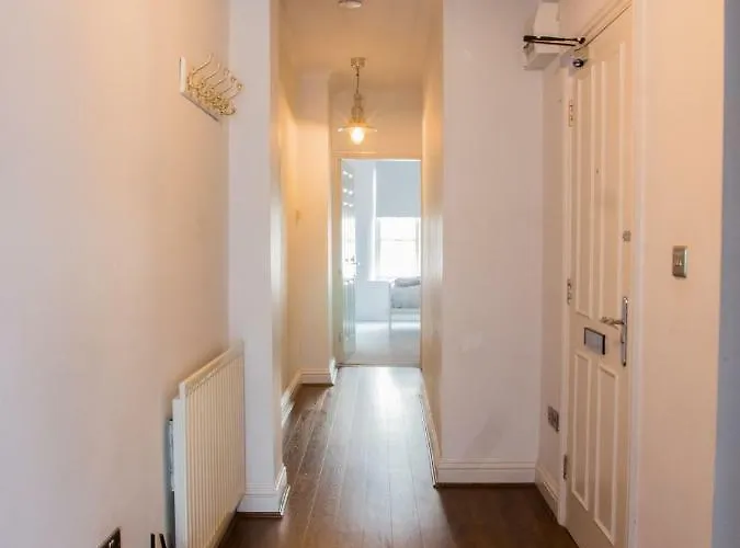 Stunning Shabby Chic Loft Ap *